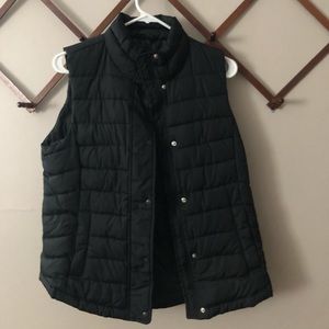 Gap Black Puffer Vest - Medium
